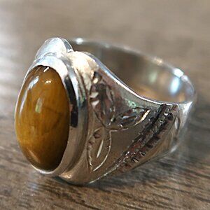 Men's Band Marked S Silver Ring Chunky Large Brown Stone Leaf Detail Size 11 W